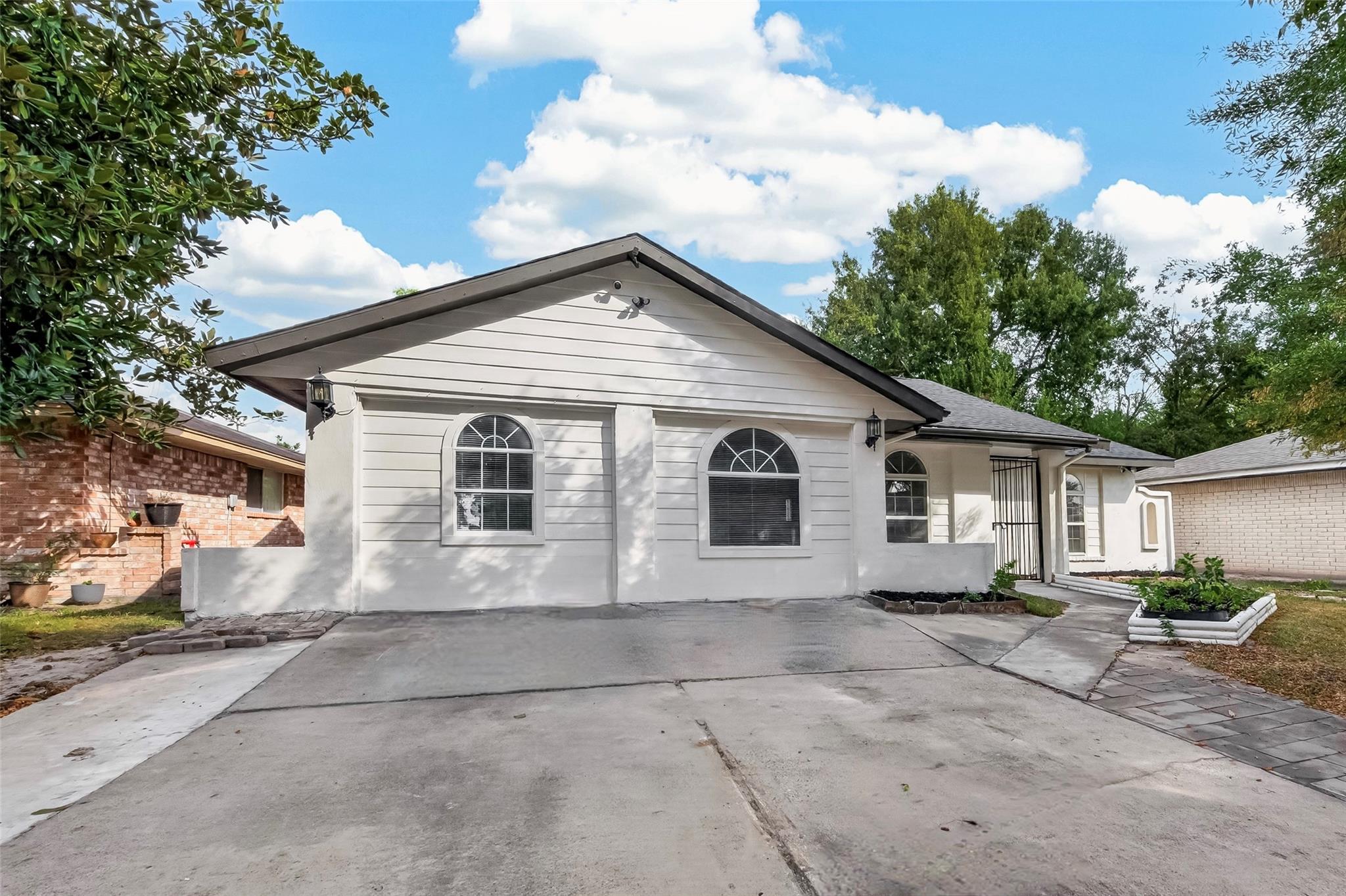 1910 Rainy River Drive