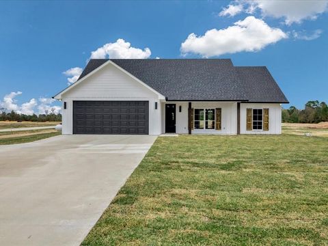 Photo of 335 Ralph Nerren, Huntington, TX 75949 (MLS # 59980608)