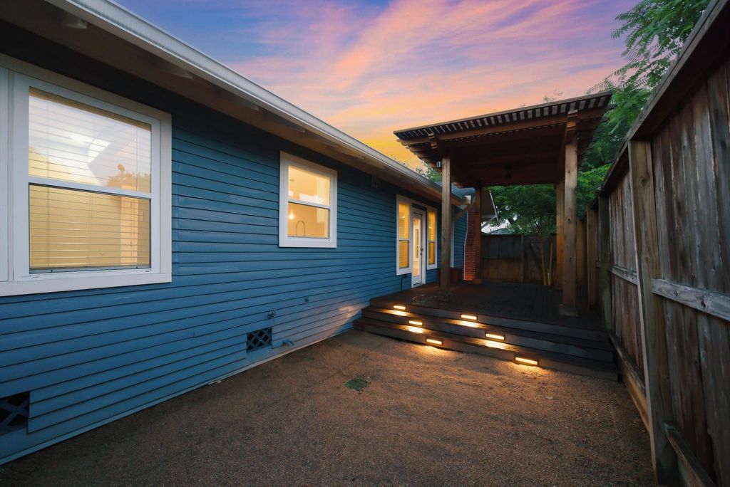 Photo of 713 Wendel Street, Houston, TX 77009 (MLS # 70895759)