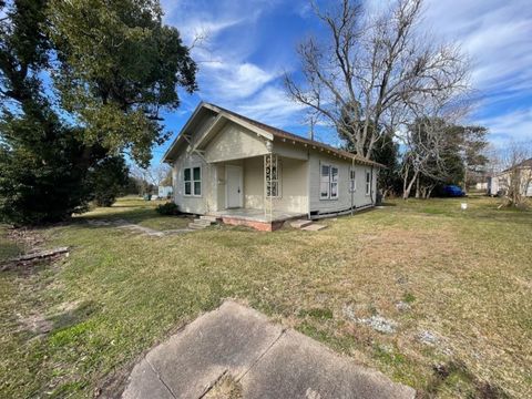 Photo of 724 Orange Avenue, Port Arthur, TX 77640 (MLS # 67191733)