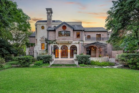 Photo of 10 Waverly Court, Houston, TX 77005 (MLS # 8578545)