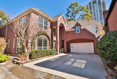 Photo of 106 N Wynden Estates Court, Houston, TX 77056 (MLS # 18469466)
