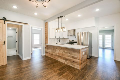 Tiny photo for 2119 Carter Street, Houston, TX 77008 (MLS # 10285988)