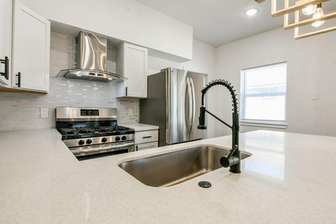 Tiny photo for 2119 Carter Street, Houston, TX 77008 (MLS # 10285988)