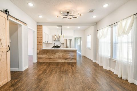 Tiny photo for 2119 Carter Street, Houston, TX 77008 (MLS # 10285988)