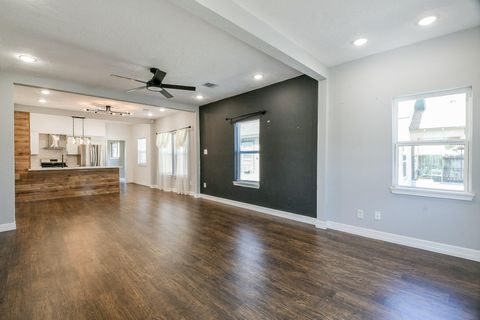 Tiny photo for 2119 Carter Street, Houston, TX 77008 (MLS # 10285988)