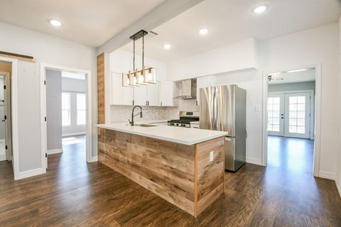 Tiny photo for 2119 Carter Street, Houston, TX 77008 (MLS # 10285988)