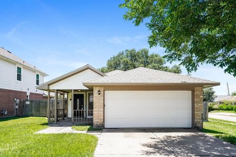 Photo of 6395 Crossway Drive, Houston, TX 77084 (MLS # 17235742)