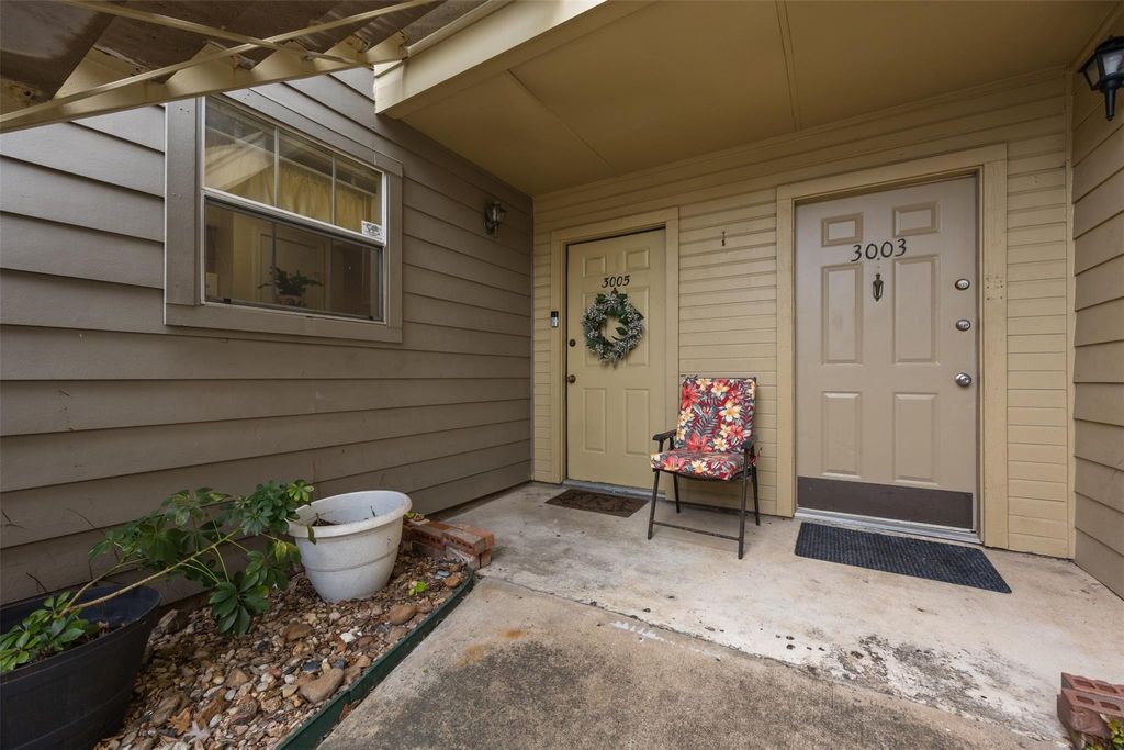 Photo of 1515 Sandy Springs Road #3005, Houston, TX 77042 (MLS # 32135250)