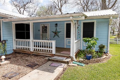 Homes For Sale - 169 Pecan Cove<br/> Livingston, TX 77351