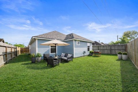 Tiny photo for 6431 Marinwood Drive, Houston, TX 77053 (MLS # 70095841)