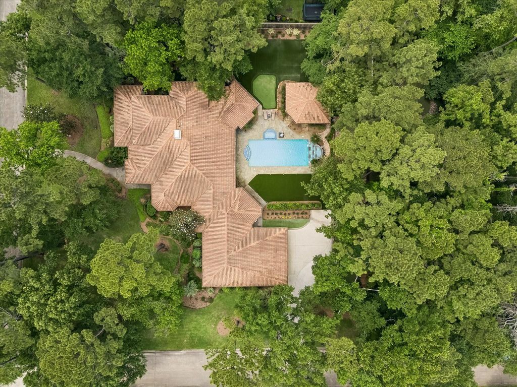 Photo of 5 Magnolia Woods Drive, Kingwood, TX 77339 (MLS # 90606939)