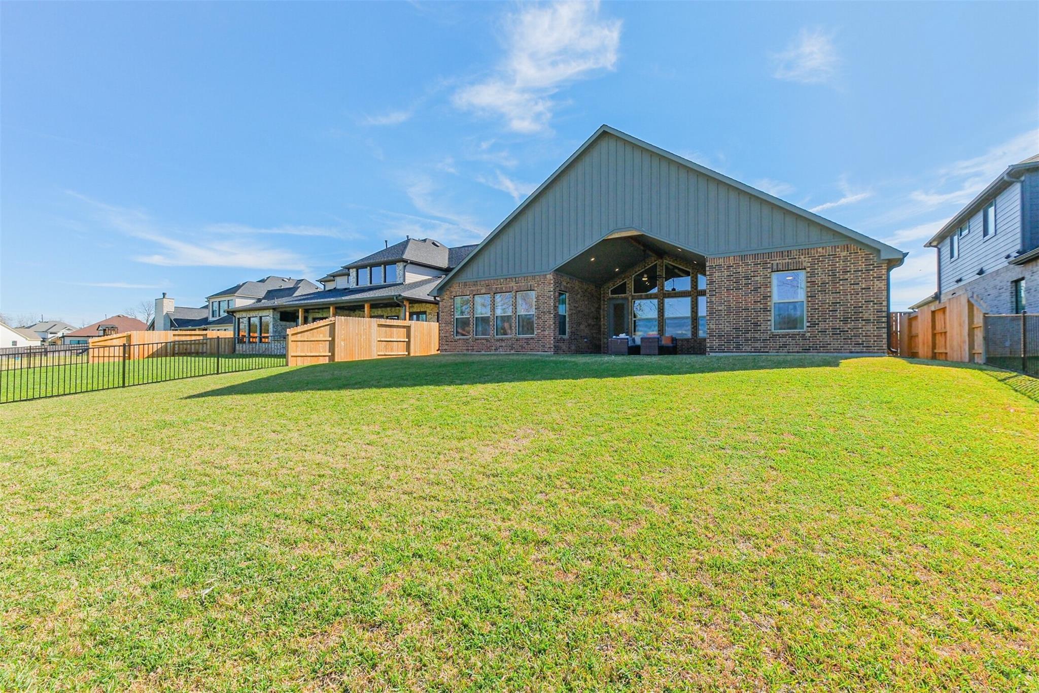 4127 Wooded Isle Way