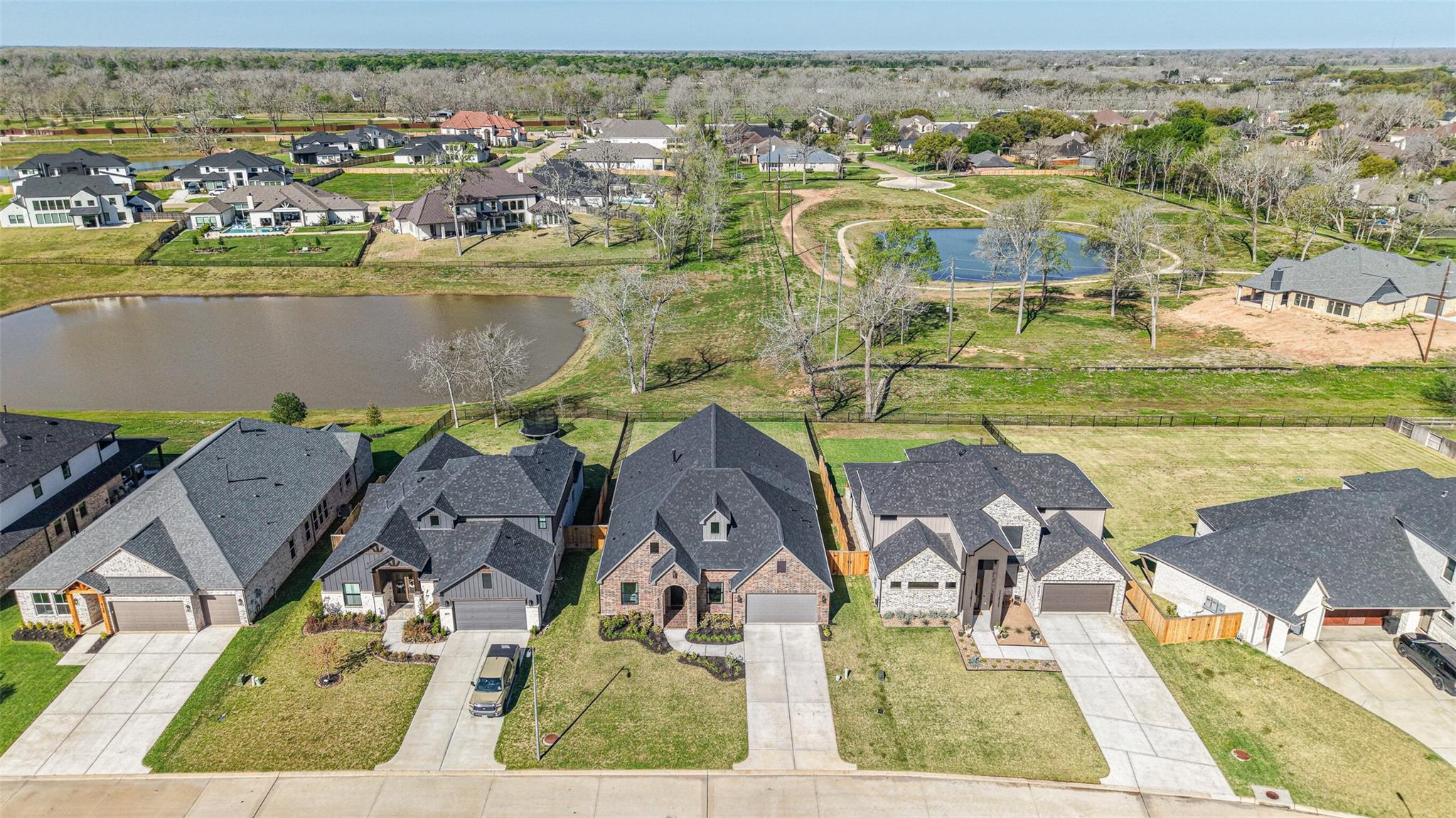 4127 Wooded Isle Way