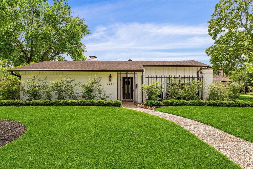 Photo of 7915 Del Monte Drive, Houston, TX 77063 (MLS # 34429507)