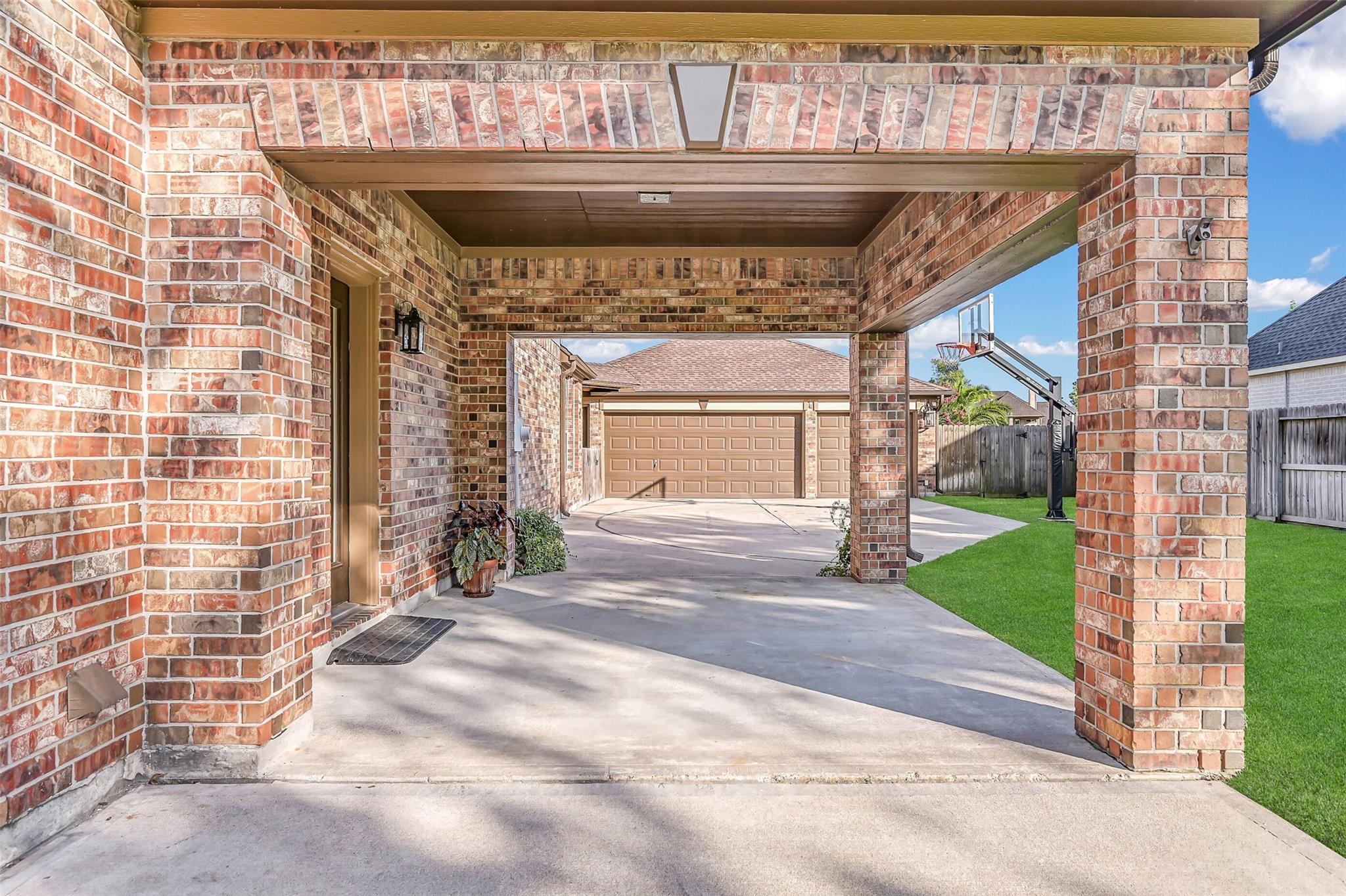 1607 Cascade Falls Drive