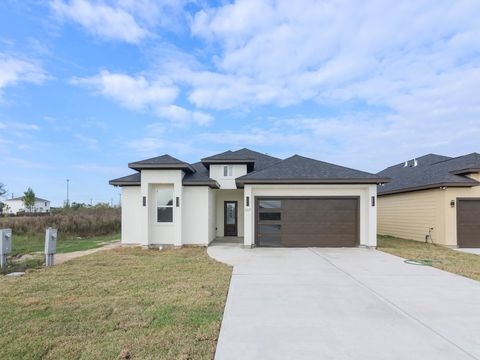 Photo of 327 Road 5840, Cleveland, TX 77327 (MLS # 5597298)