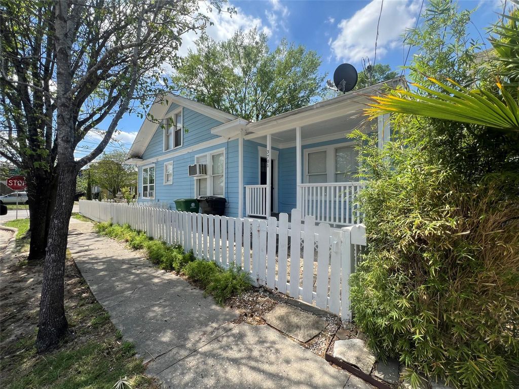 Photo of 3701 Bradley Street, Houston, TX 77009 (MLS # 29314523)