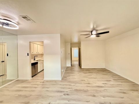 Photo of 6401 Skyline Drive #36, Houston, TX 77057 (MLS # 74631170)