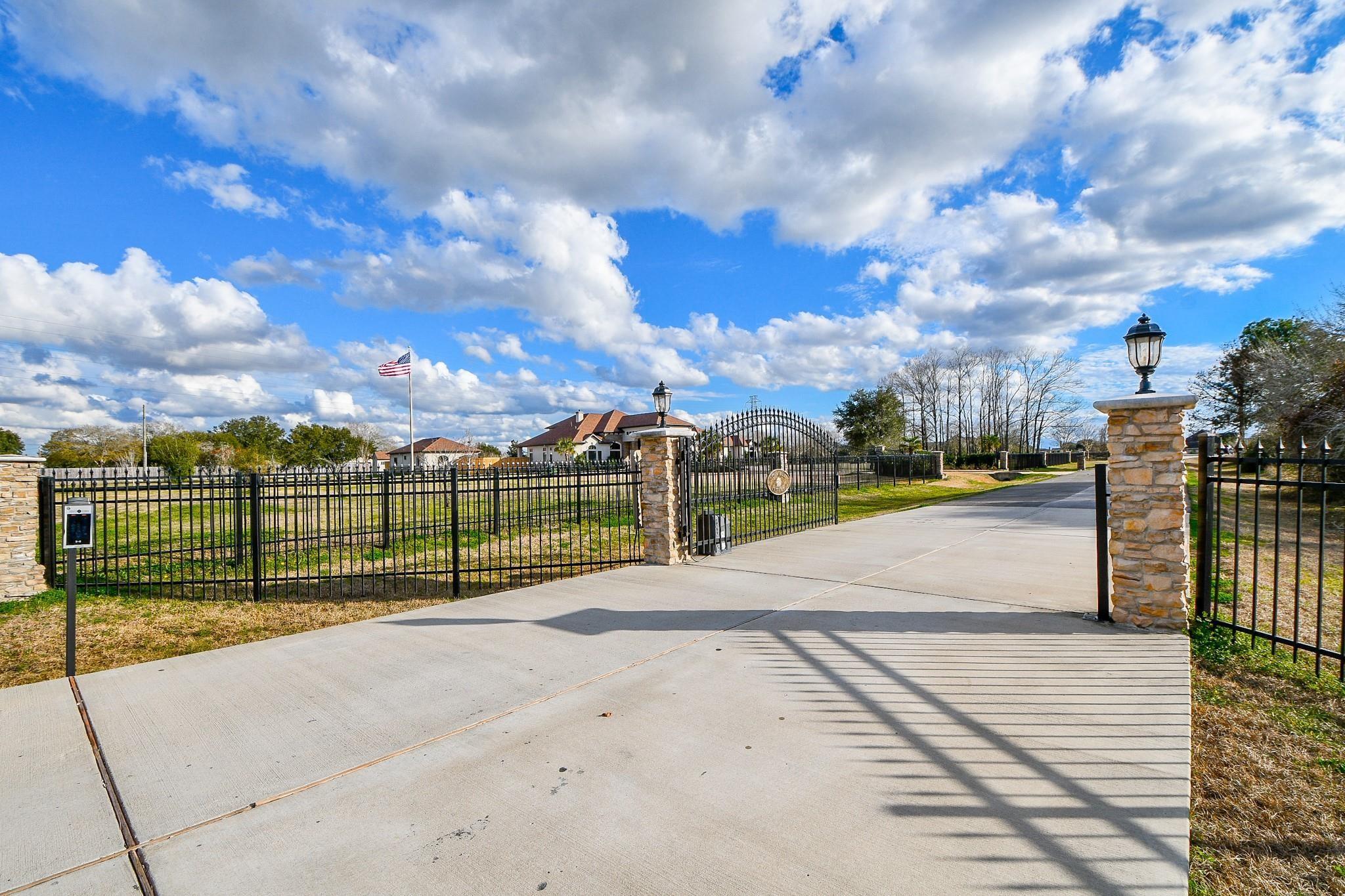 6115 Anthonia Lane