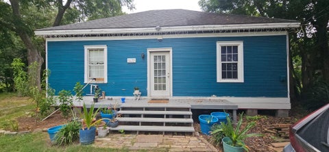 Photo of 7139 2nd Street, Hitchcock, TX 77563 (MLS # 23072270)