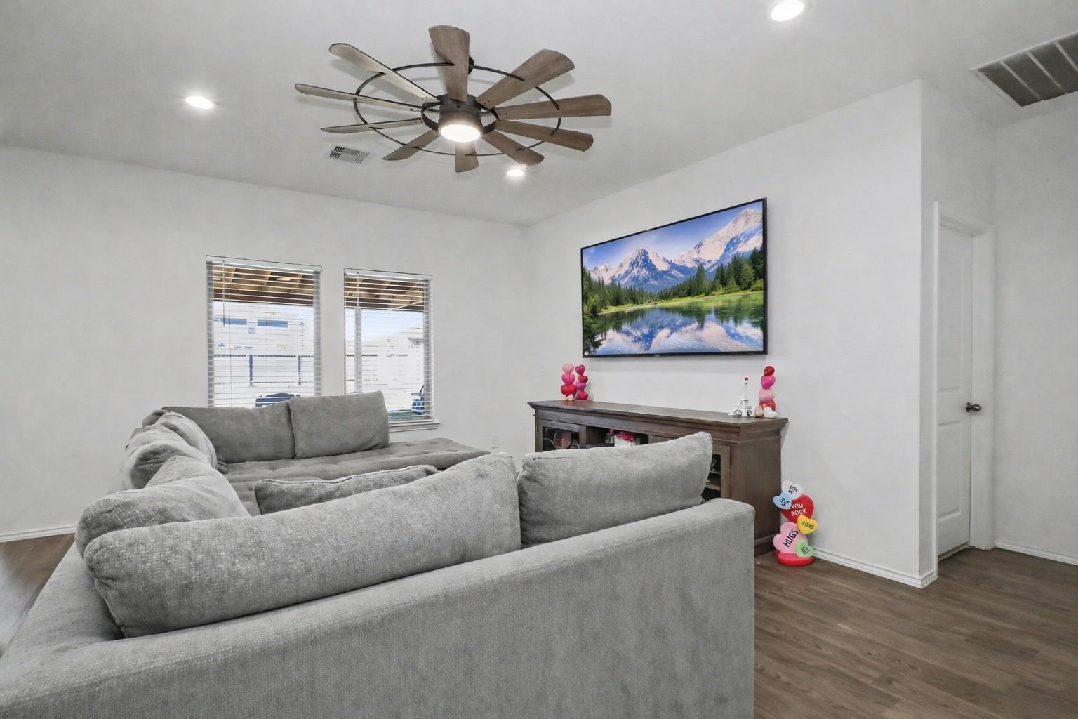 16115 Jordan Meadow Way