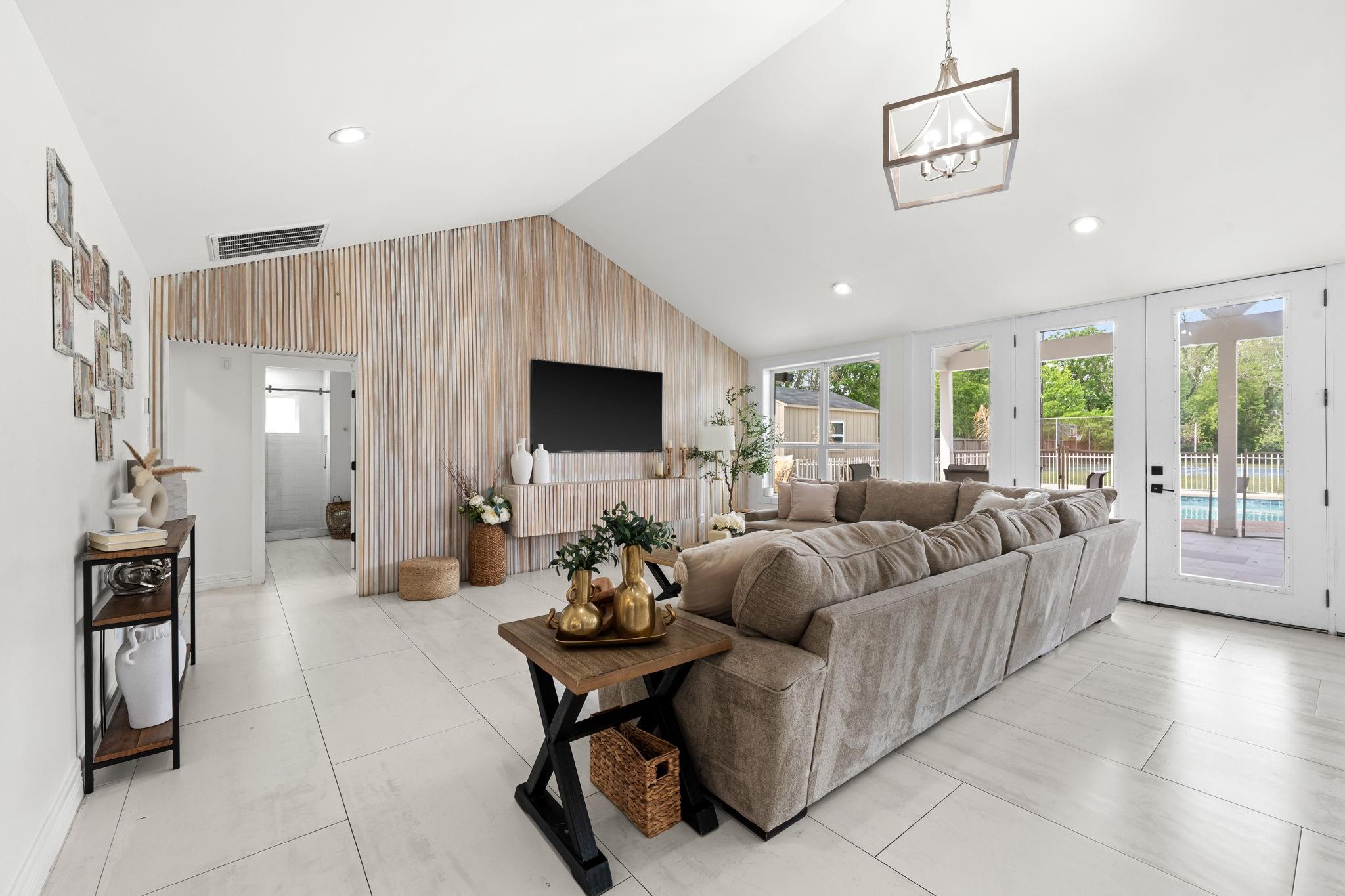 8800 Brae Acres Road