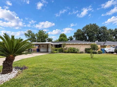 Photo of 8418 Meadowview Drive #8418, Houston, TX 77037 (MLS # 19258584)