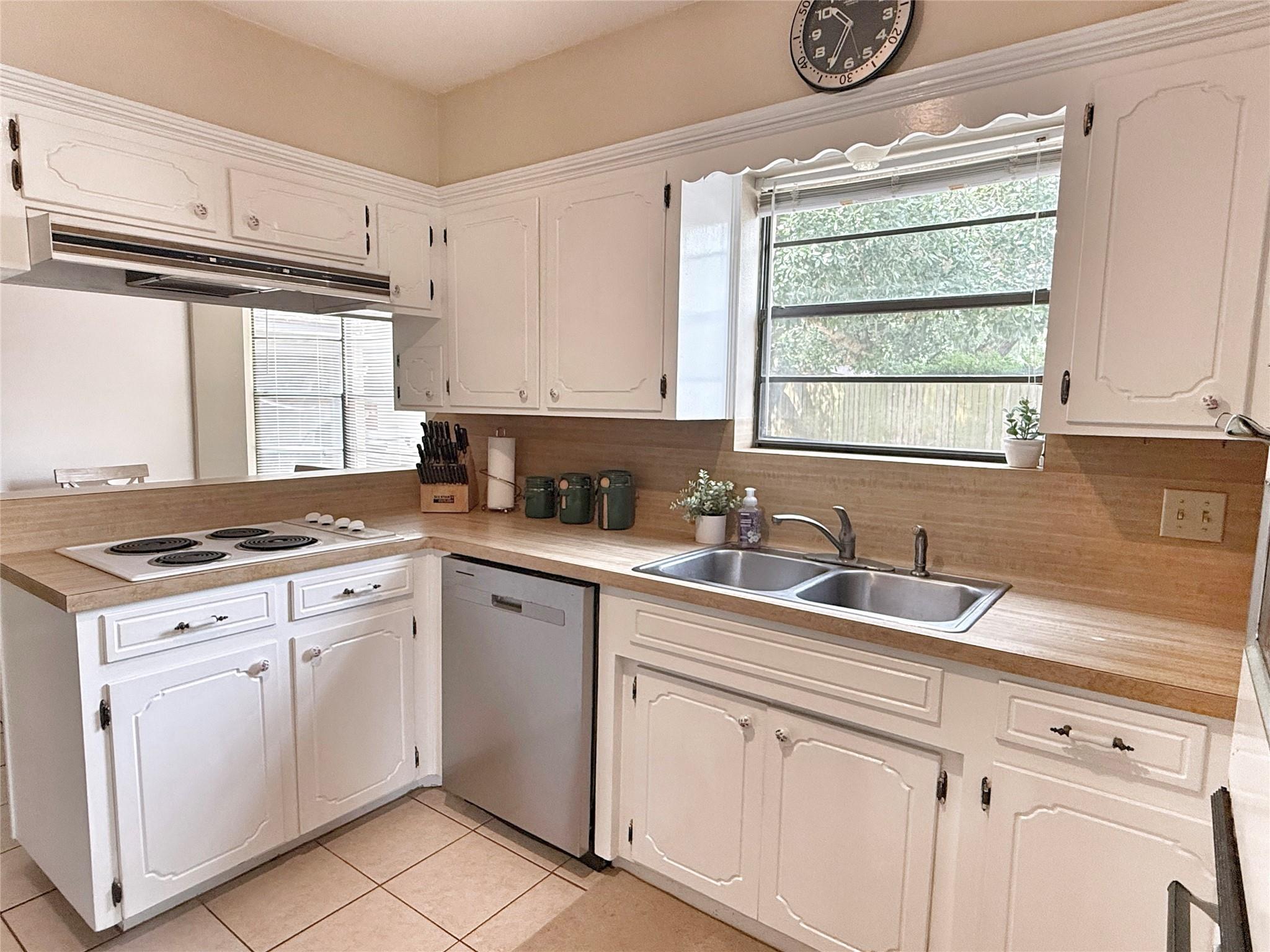 123 Spanish Moss Lane