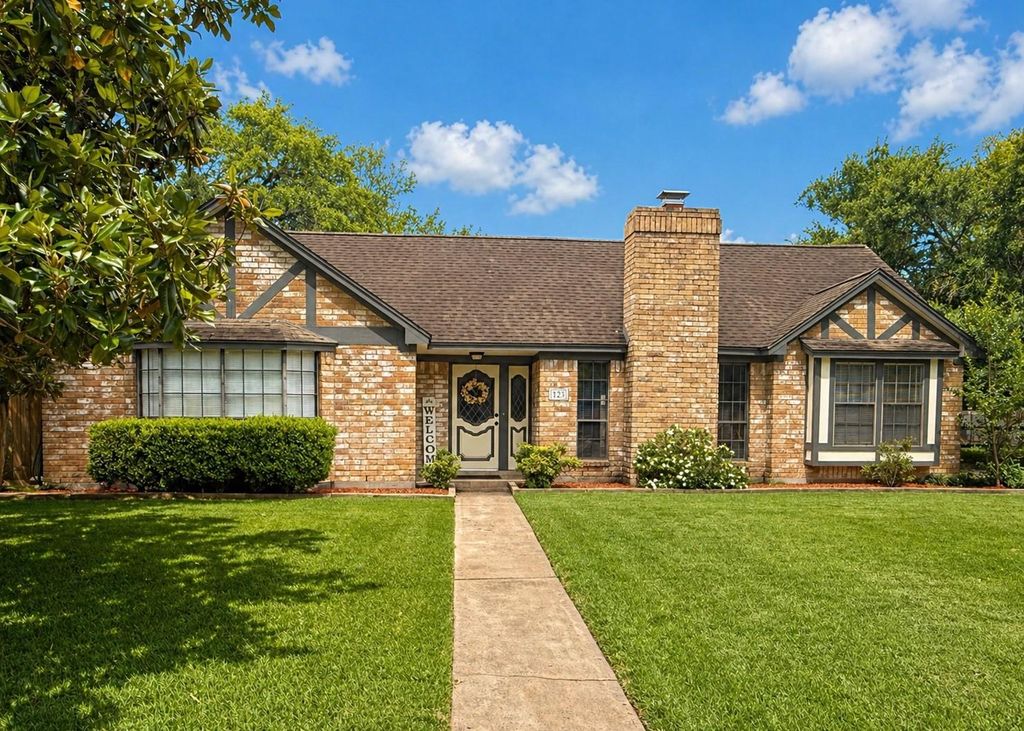 Photo of 123 Spanish Moss Lane, Lake Jackson, TX 77566 (MLS # 60803536)