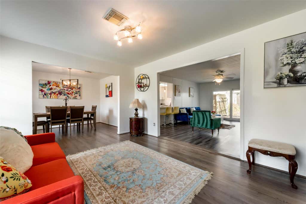 Photo of 5118 Sanford Road, Houston, TX 77035 (MLS # 87661281)