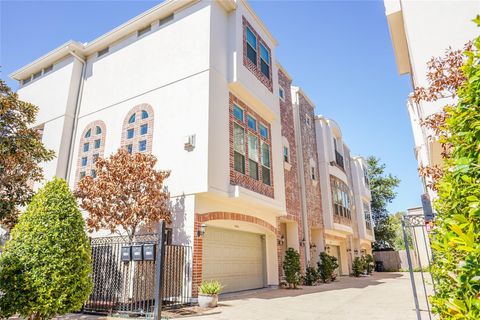 Photo of 5636 Kiam Street #A, Houston, TX 77007 (MLS # 10299712)