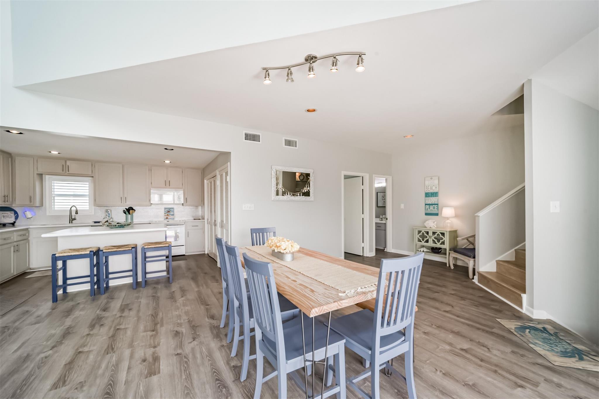 Galveston, Texas, 77554, United States, 3 Bedrooms Bedrooms, ,4 BathroomsBathrooms,Residential,Active,2020743
