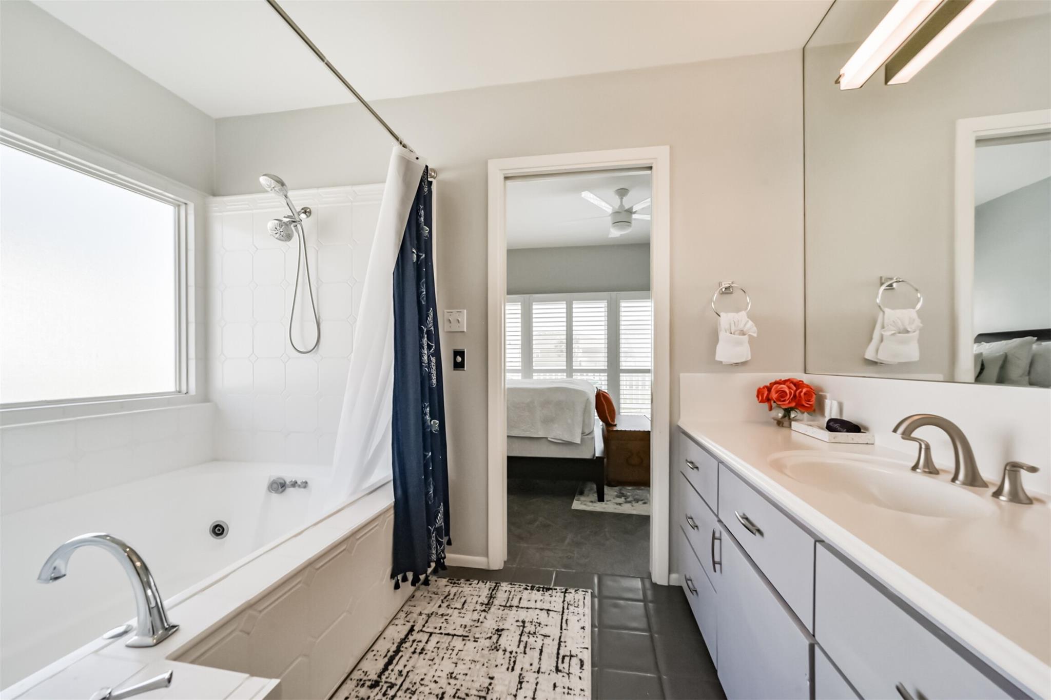 Galveston, Texas, 77554, United States, 3 Bedrooms Bedrooms, ,4 BathroomsBathrooms,Residential,Active,2020743