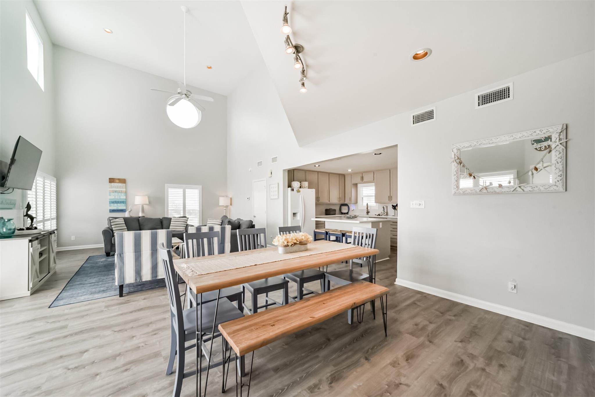 Galveston, Texas, 77554, United States, 3 Bedrooms Bedrooms, ,4 BathroomsBathrooms,Residential,Active,2020743