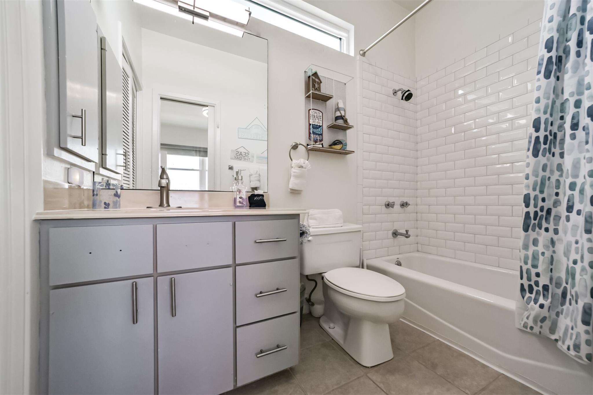 Galveston, Texas, 77554, United States, 3 Bedrooms Bedrooms, ,4 BathroomsBathrooms,Residential,Active,2020743
