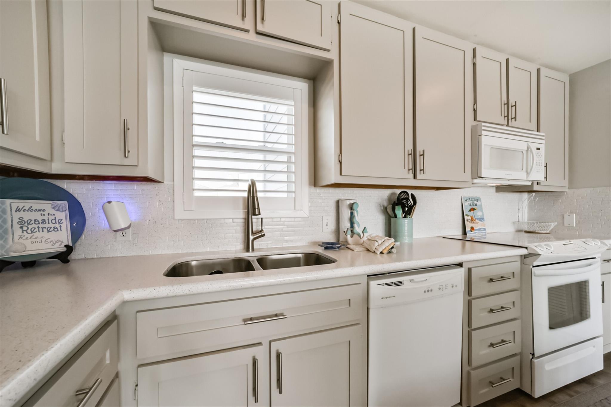 Galveston, Texas, 77554, United States, 3 Bedrooms Bedrooms, ,4 BathroomsBathrooms,Residential,Active,2020743