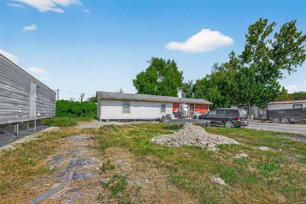 Photo of 14215 Sweeney Road, Houston, TX 77060 (MLS # 83528442)