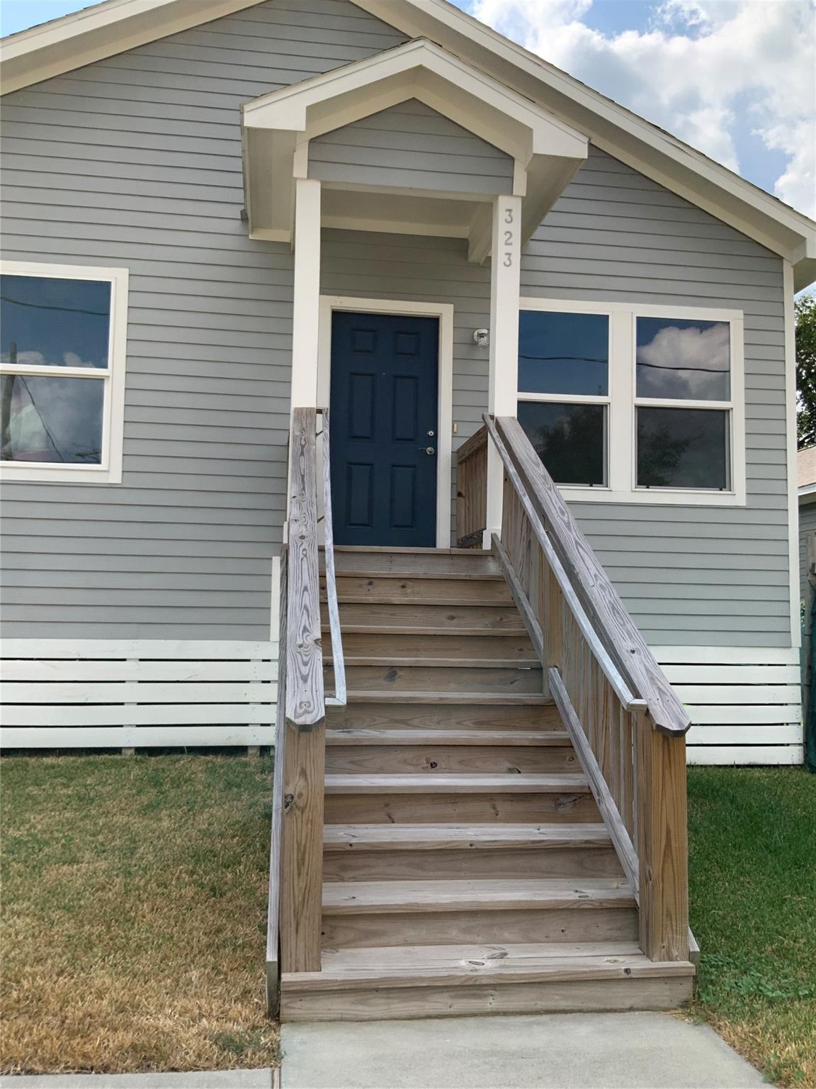 323 E Murrill Street