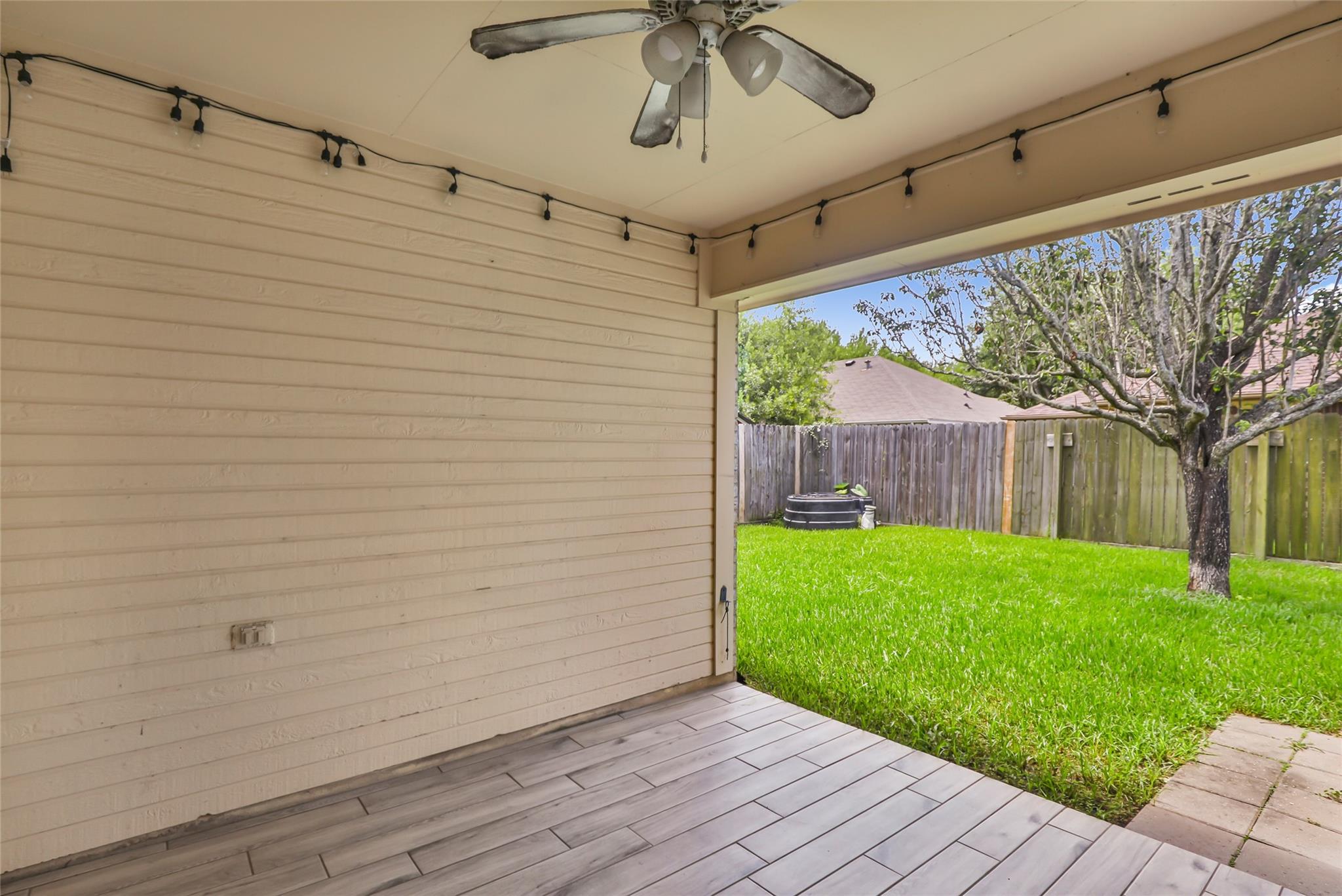 5519 Chisholm Trail