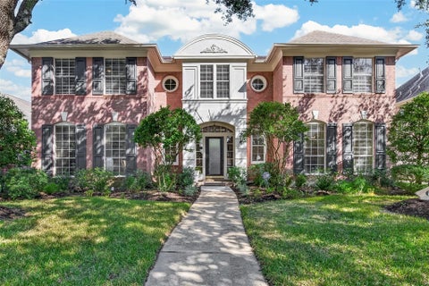 Photo of 6411 Hidden Crest Way, Sugar Land, TX 77479 (MLS # 58090050)