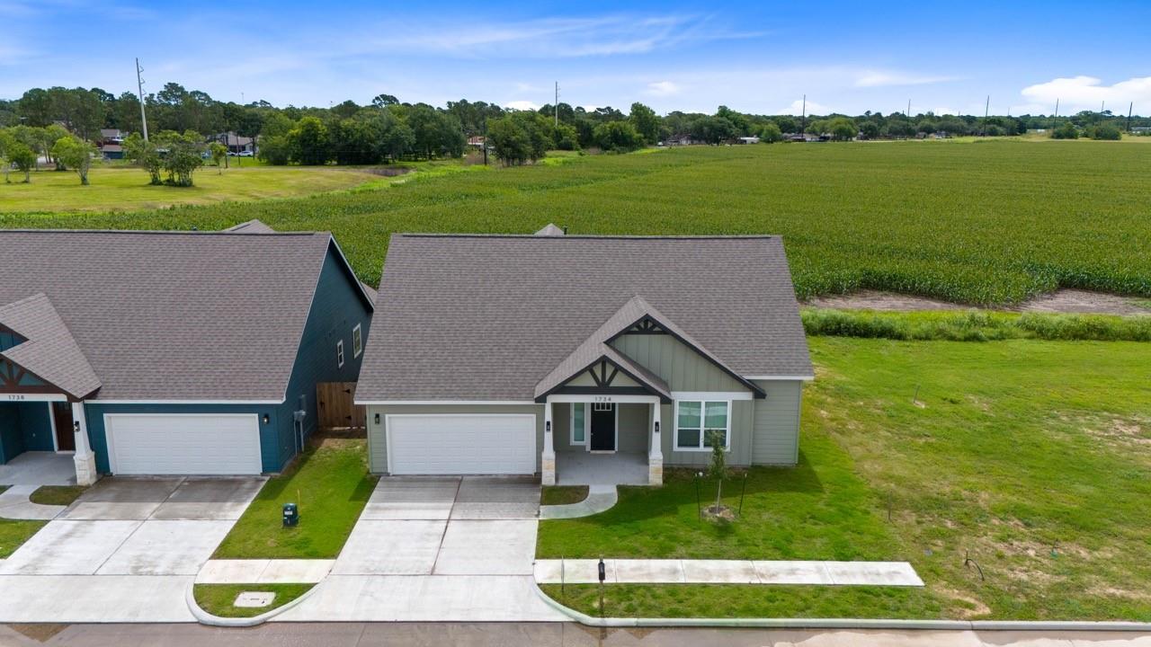 1734 Lantana Lane