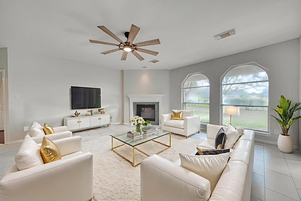 Photo of 9606 Oakland Lake Way, Missouri City, TX 77459 (MLS # 49322050)