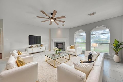 Photo of 9606 Oakland Lake Way, Missouri City, TX 77459 (MLS # 49322050)