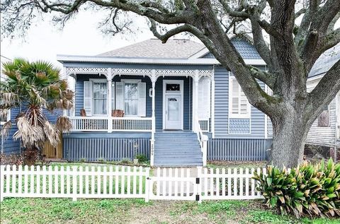Photo of 2009 Avenue O, Galveston, TX 77550 (MLS # 46928672)