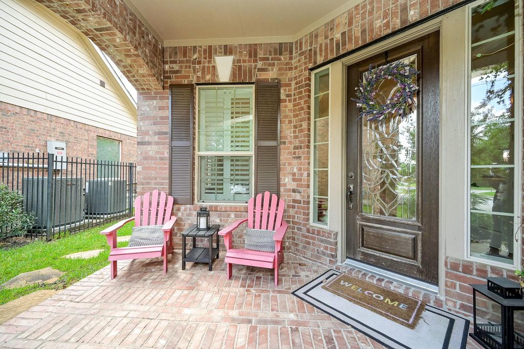 Photo of 11 S Victoriana Circle, Spring, TX 77389 (MLS # 43707768)