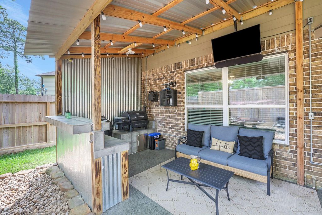 Photo of 20837 Sheridan Heights Lane, Porter, TX 77365 (MLS # 32327733)