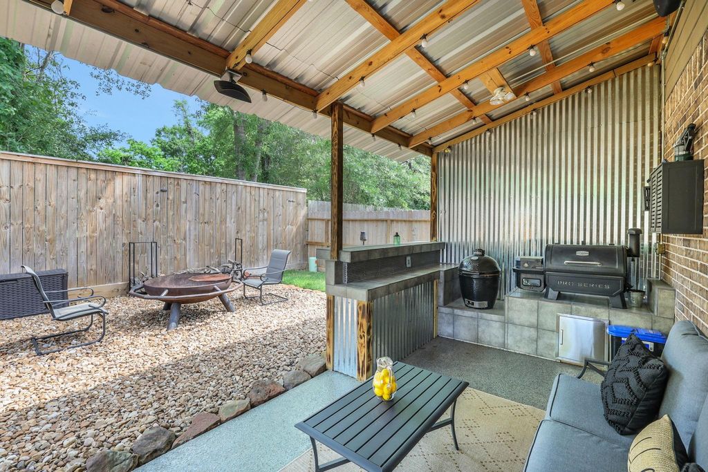 Photo of 20837 Sheridan Heights Lane, Porter, TX 77365 (MLS # 32327733)