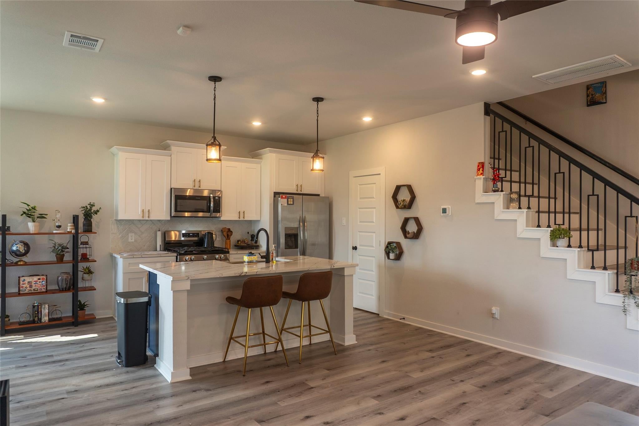 6655 Escondido Drive