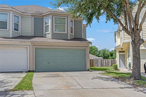 Photo of 706 Woodport Lane, Houston, TX 77090 (MLS # 26793268)